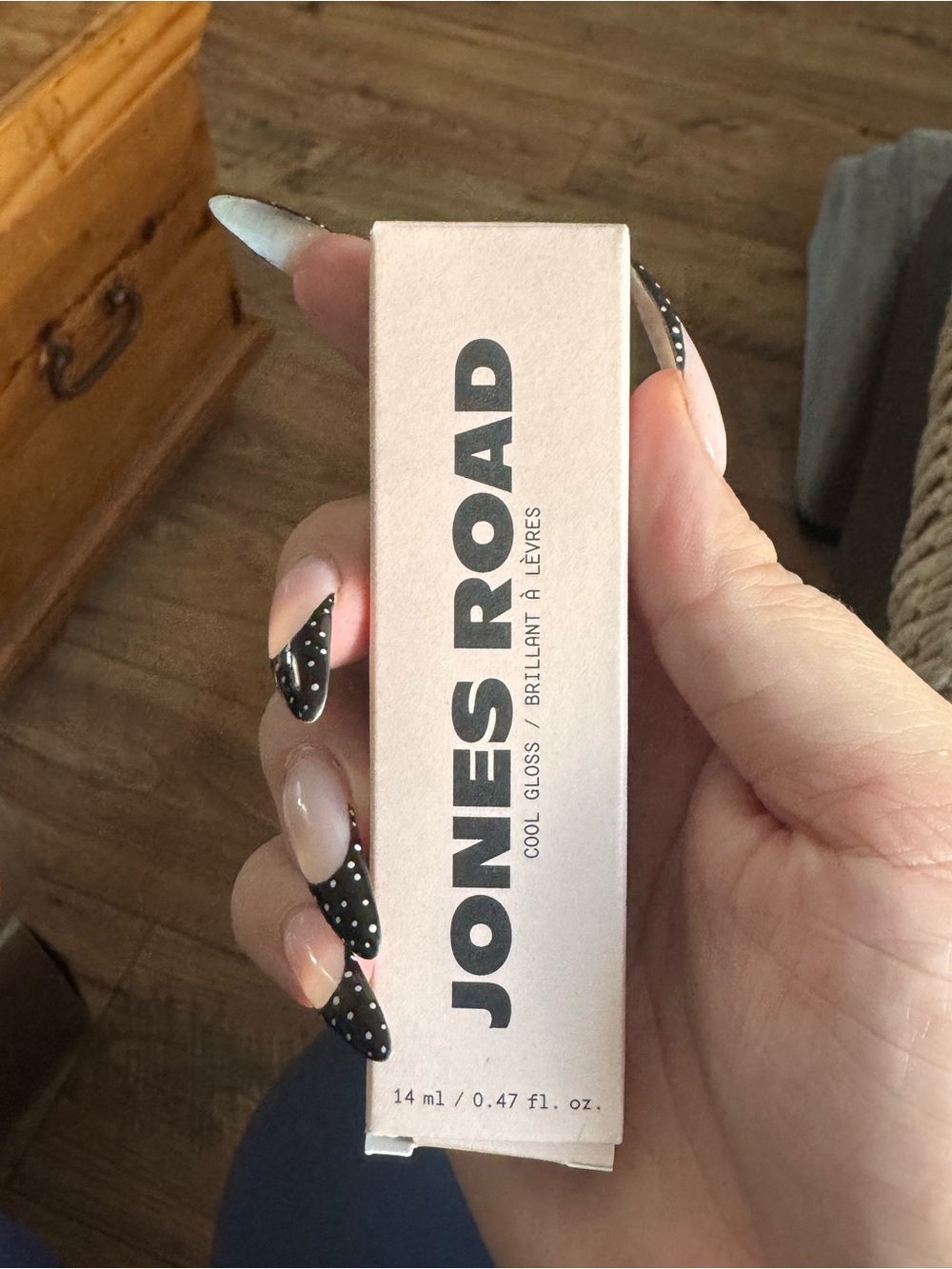 Jones Road Lipgloss in shade Rosy Idylle